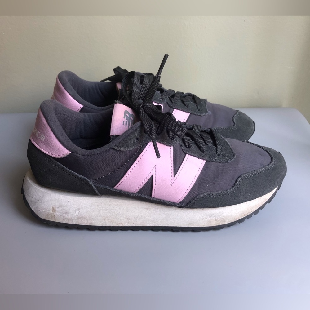 New Balance Women's 237 Sneakers Size: US 8.5